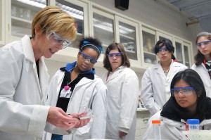 800px-Argonne_lab_education